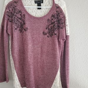 Long sleeve maroon shirt with lace